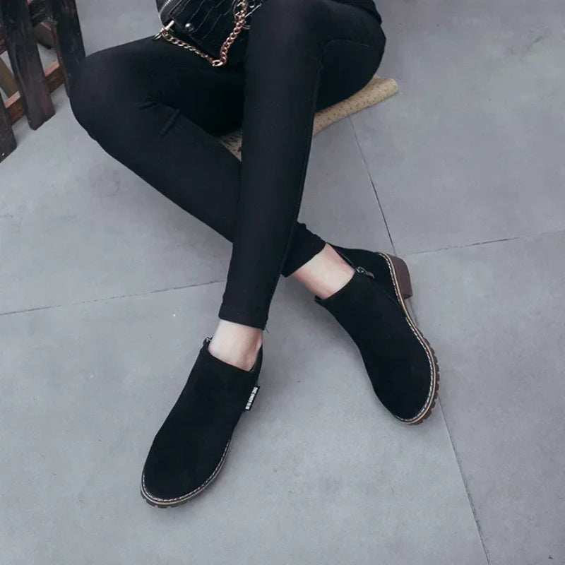 🖤Black Friday Sale 👢Stabiler niedriger Blockabsatz, ideal für den Alltag – Damen-Stiefeletten aus Wildleder-Optik ✨