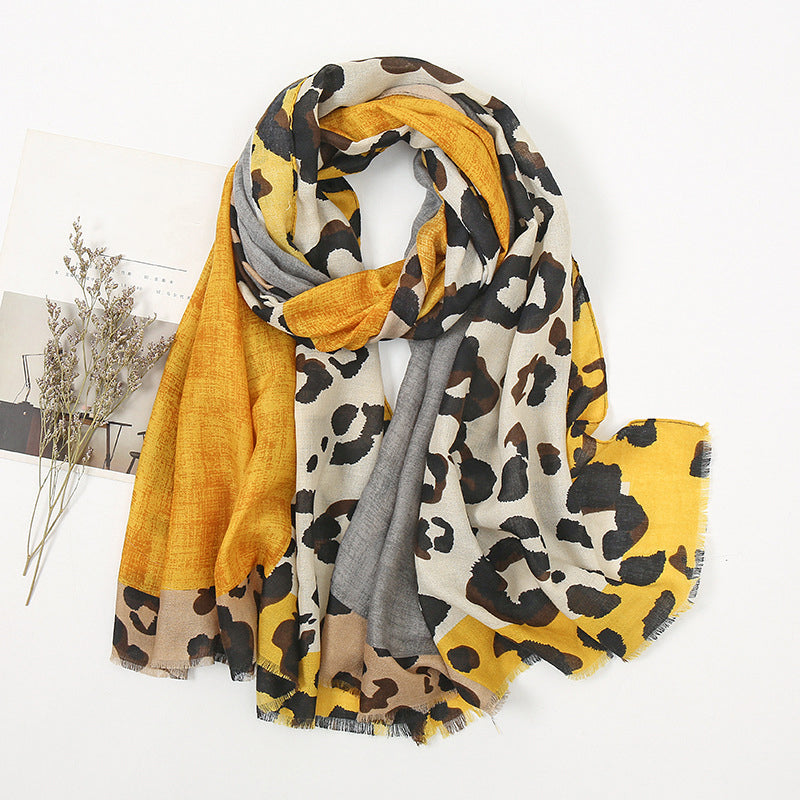 ☁️Weich und bequem, vielseitig im Alltag – leichter Schal mit Leopardenmuster ✨