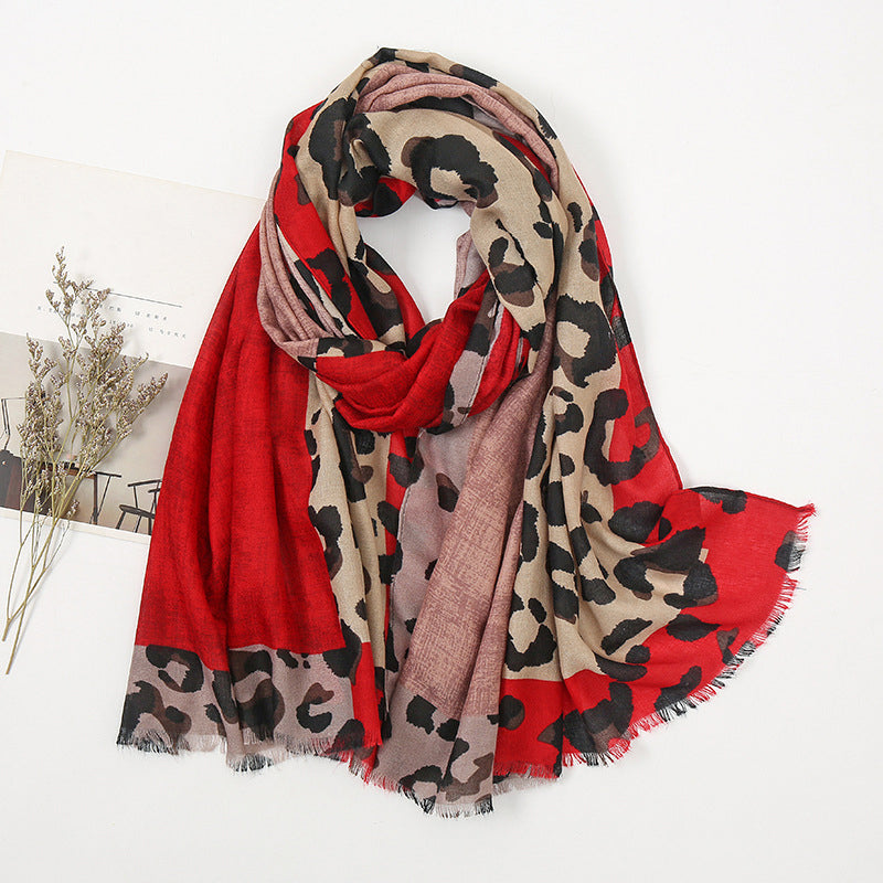 ☁️Weich und bequem, vielseitig im Alltag – leichter Schal mit Leopardenmuster ✨